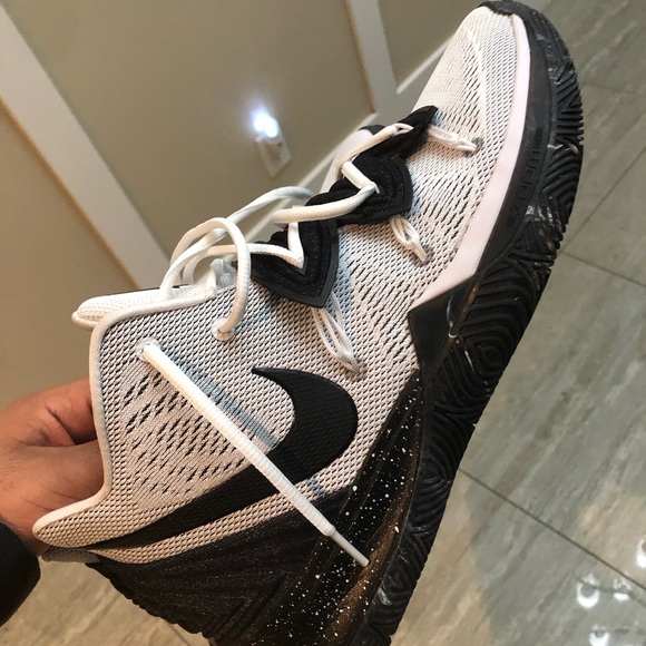 Kyrie 5 Oreo - Picture 2 of 4